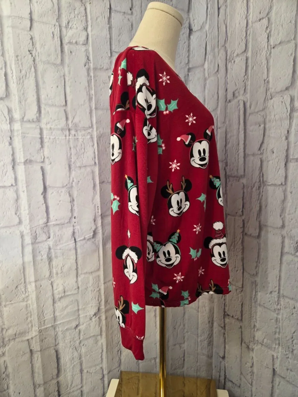 Disney Mickey Mouse Medium Red Fleece Christmas Holiday Pajama Set - Picture 6 of 9